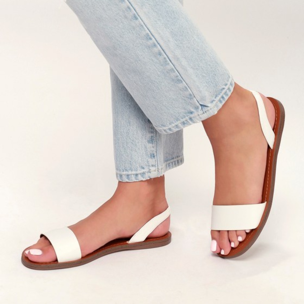 Steve Madden Alina White Flat Sandals 8